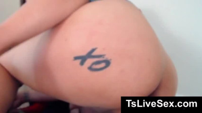 Tsslut Exposed her Large butt with a Vibrating Toy