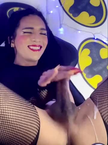 Watch Batgirls huge cumshot Shemale Porn Videos | TranSexBig.