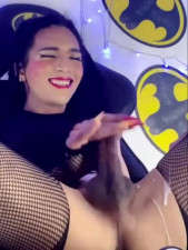 Batgirls huge cumshot