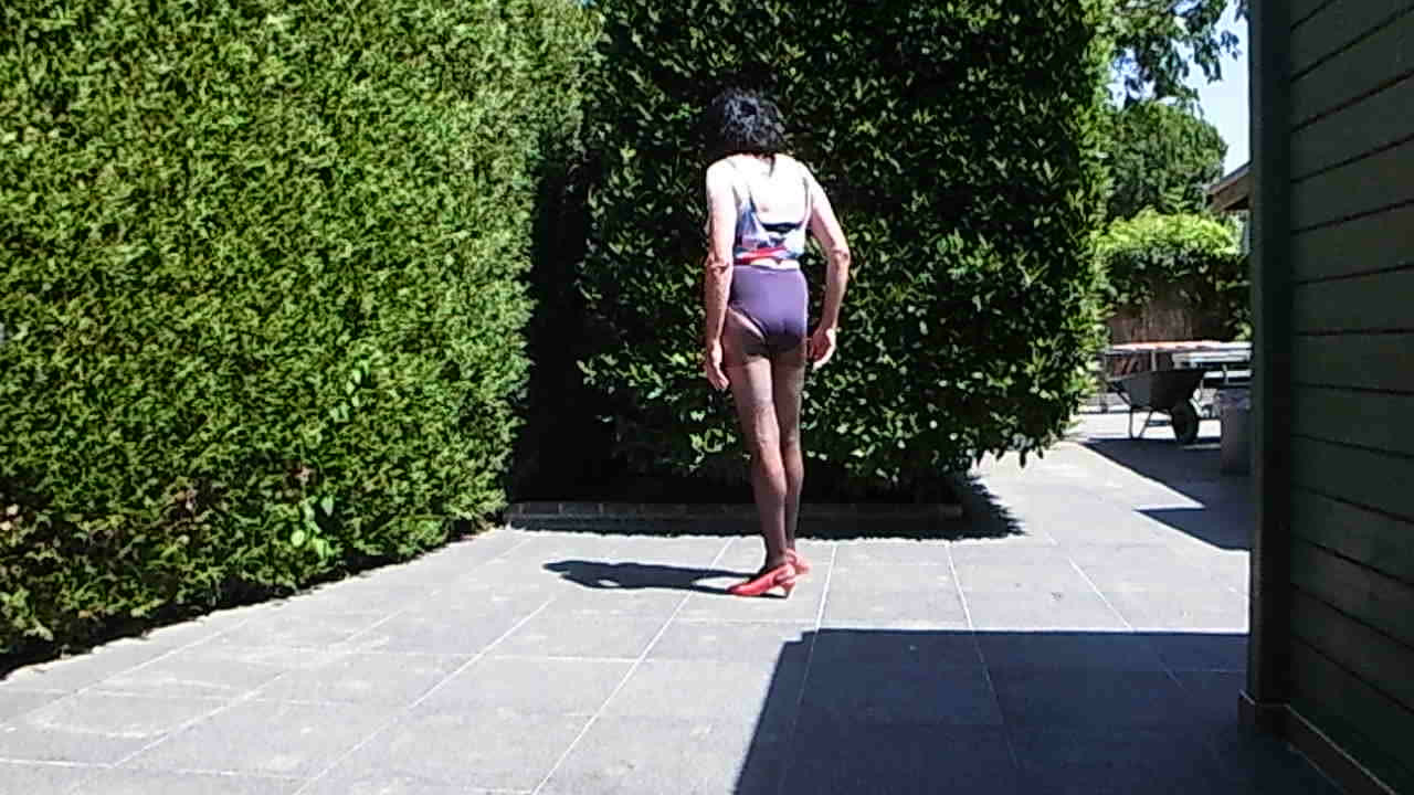 Watch Kiana nieuw badpak Shemale Porn Videos | TranSexBig.