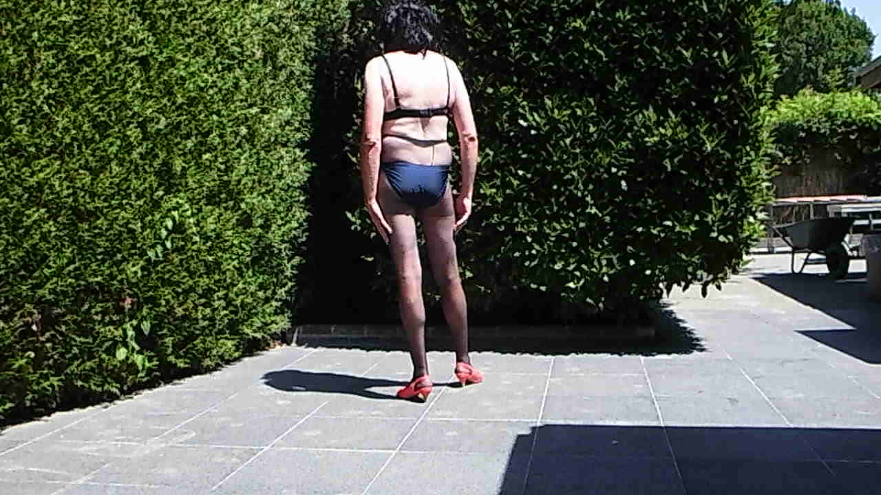 Watch Kiana blue swimsuit Shemale Porn Videos | TranSexBig.