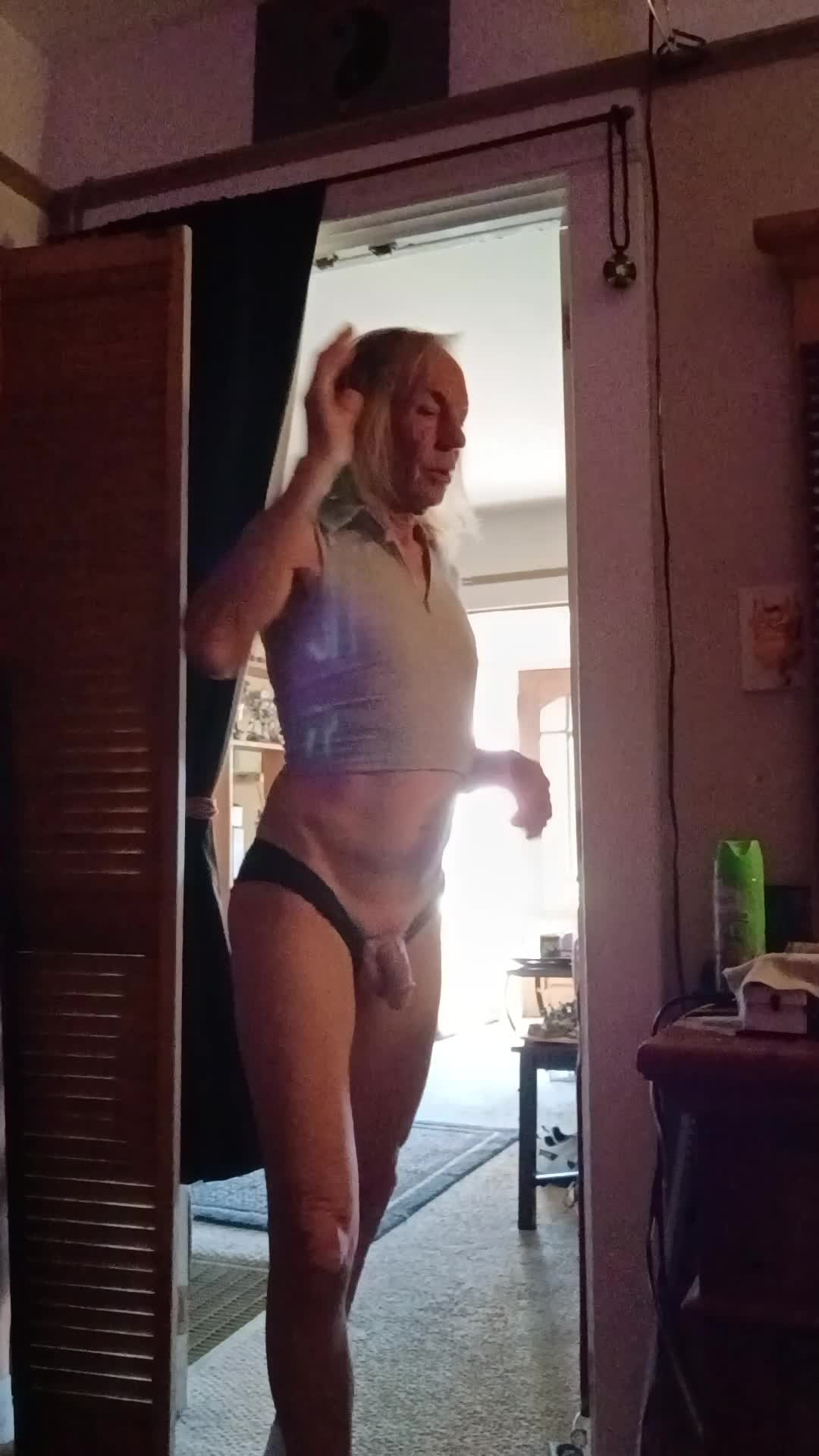 Watch Mature CD Janis Wylde showing off her goods Shemale Porn Videos | TranSexBig.