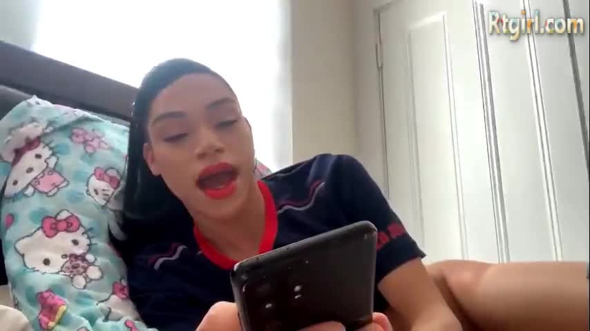 Watch petite American tgirl jerks off her big cock on webcam Shemale Porn Videos | TranSexBig.