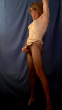 Sandy rubs one out in black pantyhose