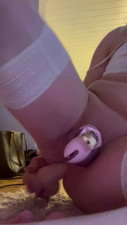 I fucked my sissypussy while my clit is in a pink chastity and my gf is out with her gf‘s💖