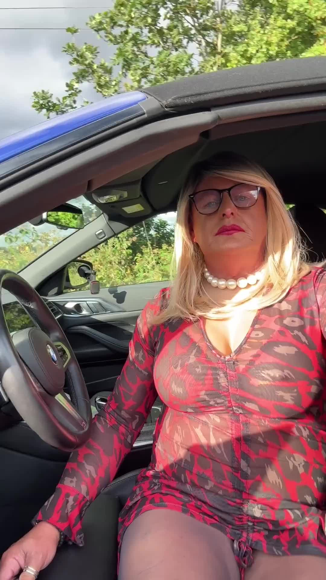 Watch Sexy Crossdresser kellycd2022 enjoying an afternoon drive a little pit stop break Shemale Porn Videos | TranSexBig.