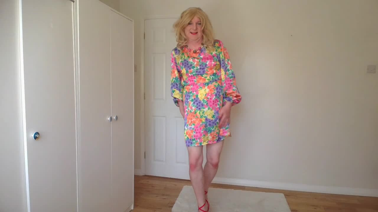 Watch Blonde in flowery summer dress, high heels and no panties Shemale Porn Videos | TranSexBig.