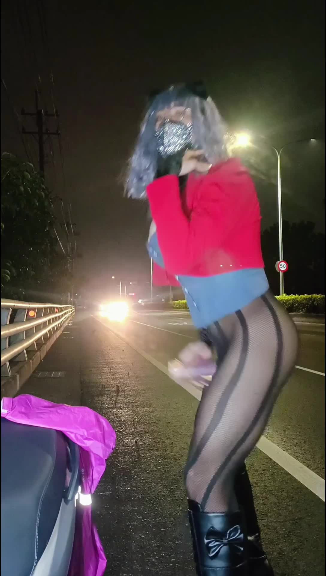 Watch Carry out the audience's instructions during live broadcast until ejaculation .26.(@01:55) Shemale Porn Videos | TranSexBig.