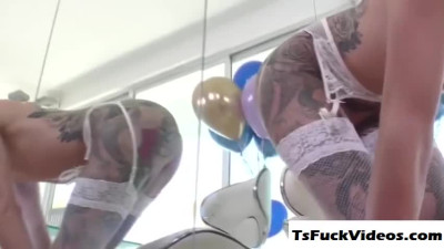 Tbabe Luna love masturbates shecock through intense ana