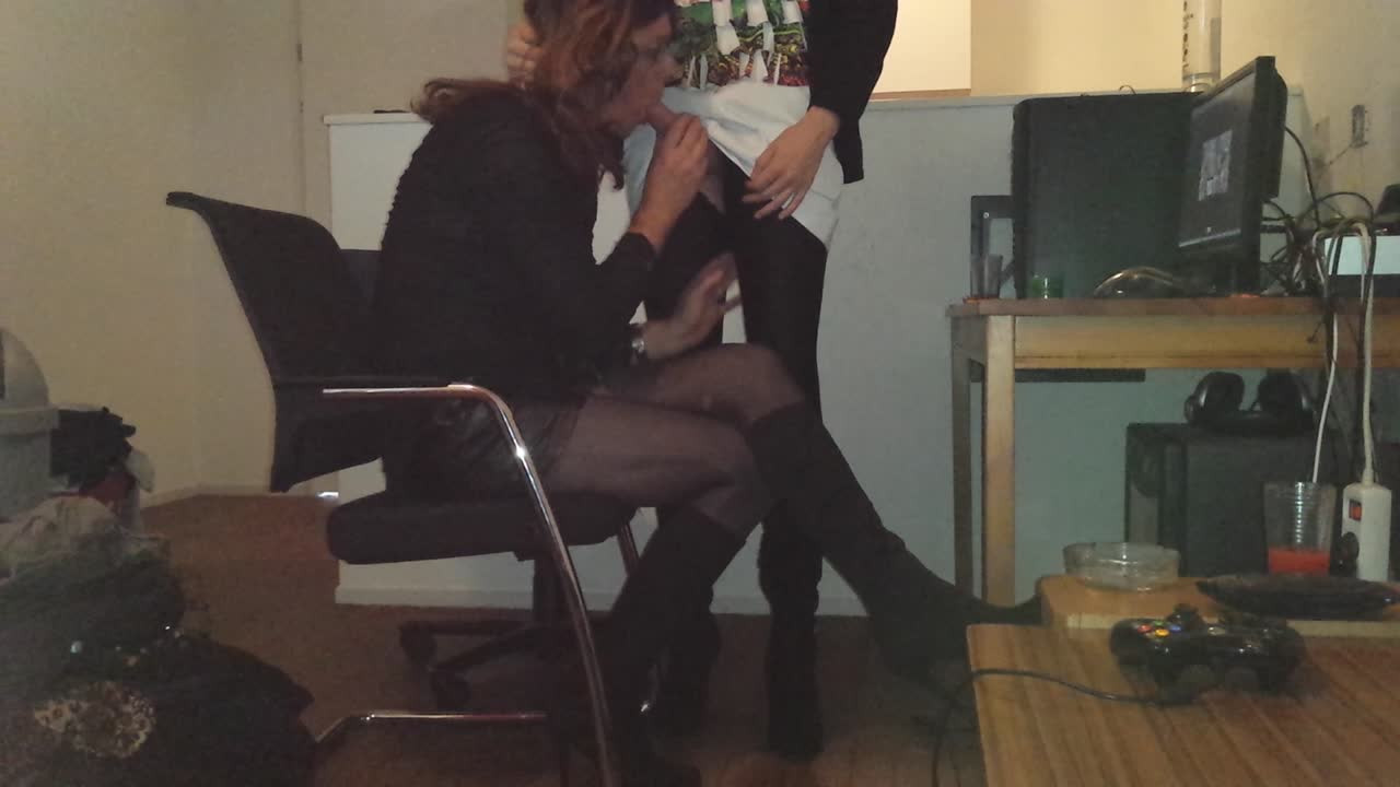 Watch lekker pijpen Shemale Porn Videos | TranSexBig.