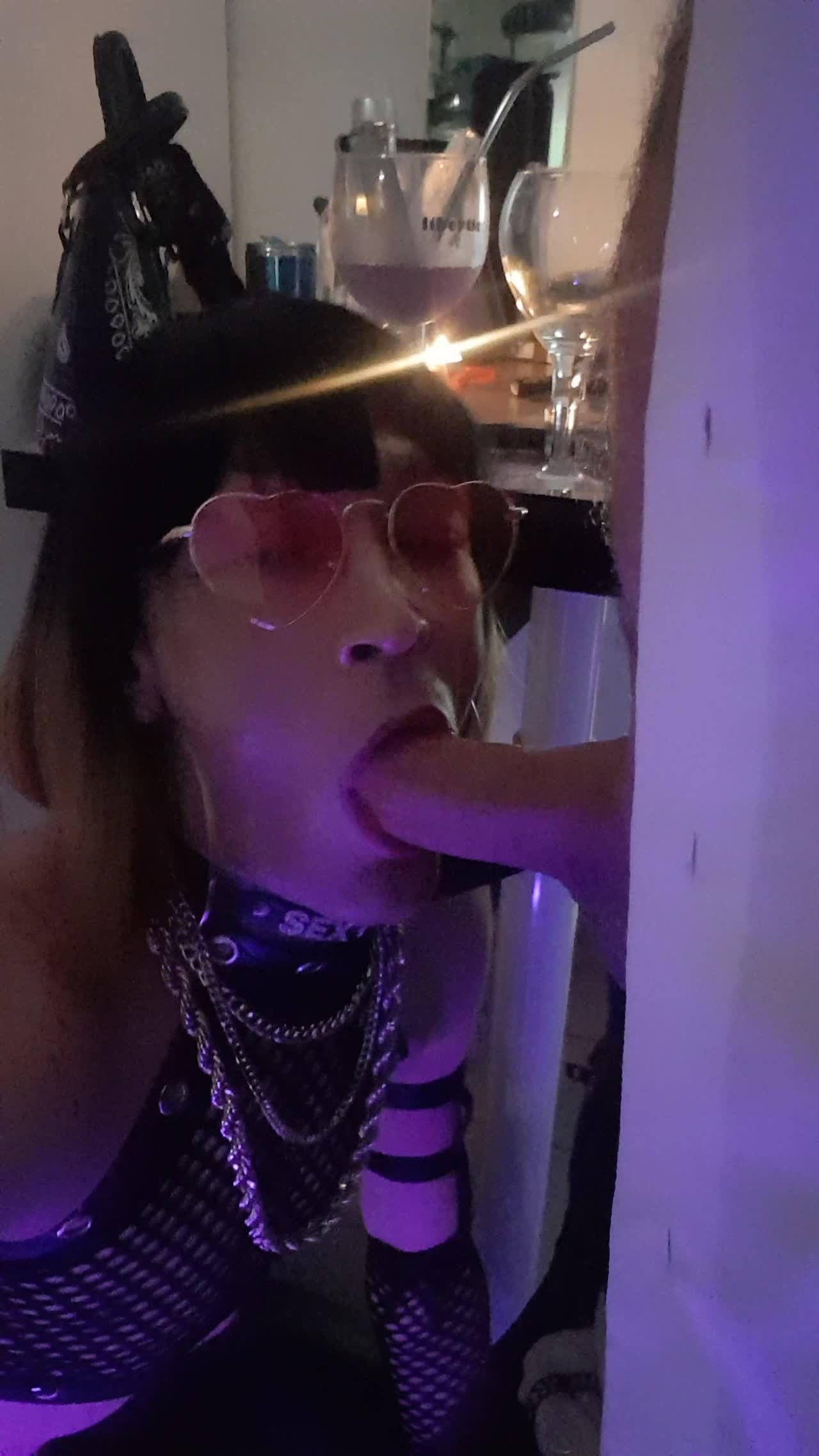 Watch VaneSsaBiTCHx taille des Grosses Pipes à ses Fans, comme Promis. Salope à Sperme Shemale Porn Videos | TranSexBig.