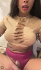 Travesti falando putaria