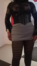 KarlitaTVMex in sexy miniskirt