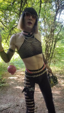 Salope 1 Jour Salope Toujours. Trav Française Cul a l'air dans les bois, String Ficelle Rose
