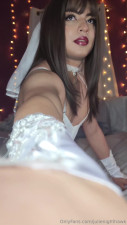 Crossdresser solo