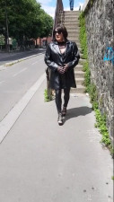 Walking and pissing in Paris