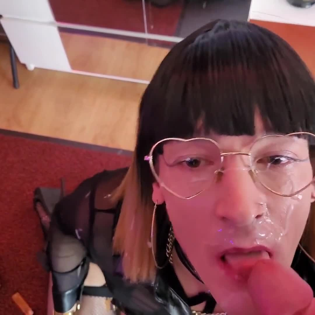 Watch 👑Une belle salope à sperme suce, pompe, te masturbe jusqu'à ce que tout soit vidé sur son Visag Shemale Porn Videos | TranSexBig.