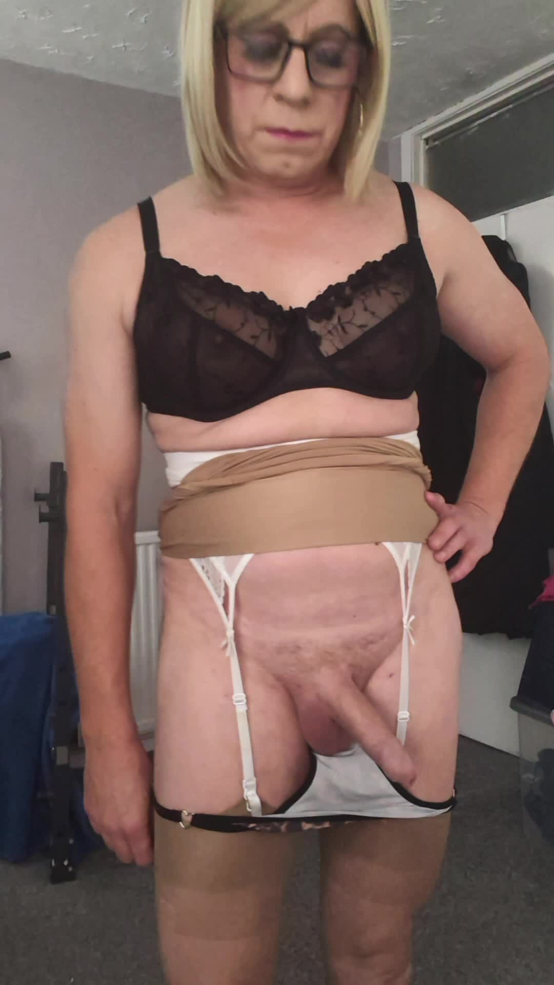 Watch Skirt bulge Shemale Porn Videos | TranSexBig.