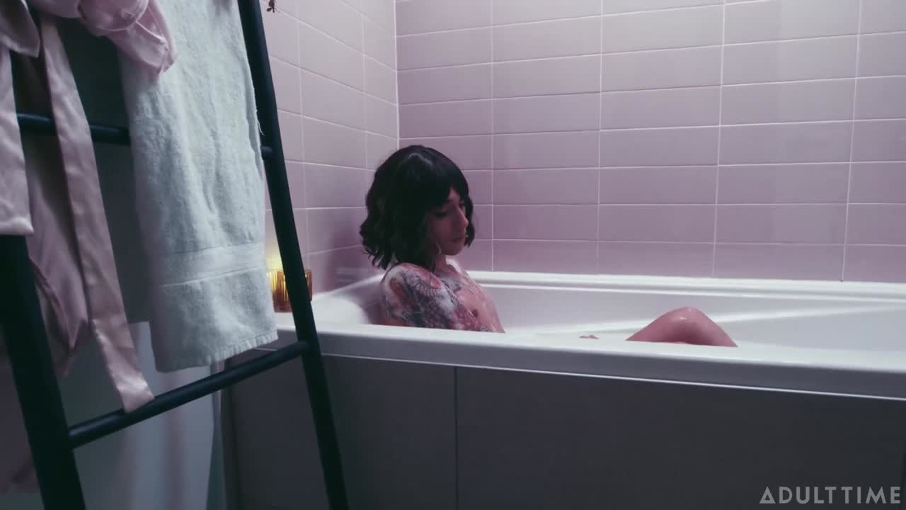 Watch Filthy Femboy Takes A Bubble Bath And A Huge Cock (Enzo Muller & Dante Snoww) Shemale Porn Videos | TranSexBig.