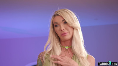 Big tits blonde divorced shemale Aubrey Kate fucking her lawyer bareback