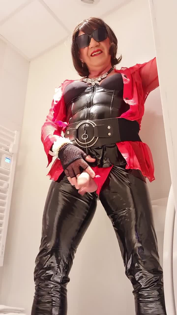 Watch Peeing latex mature crossdresser Shemale Porn Videos | TranSexBig.