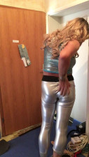 fat ugly dumpcum Gummimädchen Andrea in tight Leggings