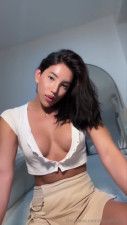 Fit beauty teasing her awesome body