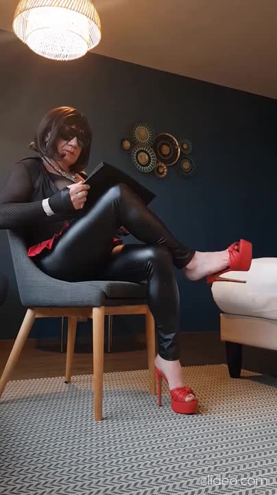 Watch For heels and feet lovers Shemale Porn Videos | TranSexBig.