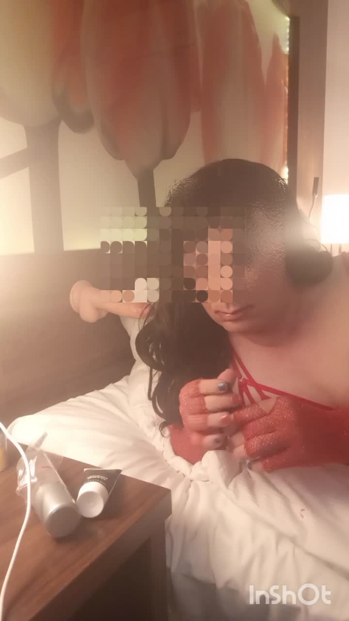Watch Alone and horney Shemale Porn Videos | TranSexBig.