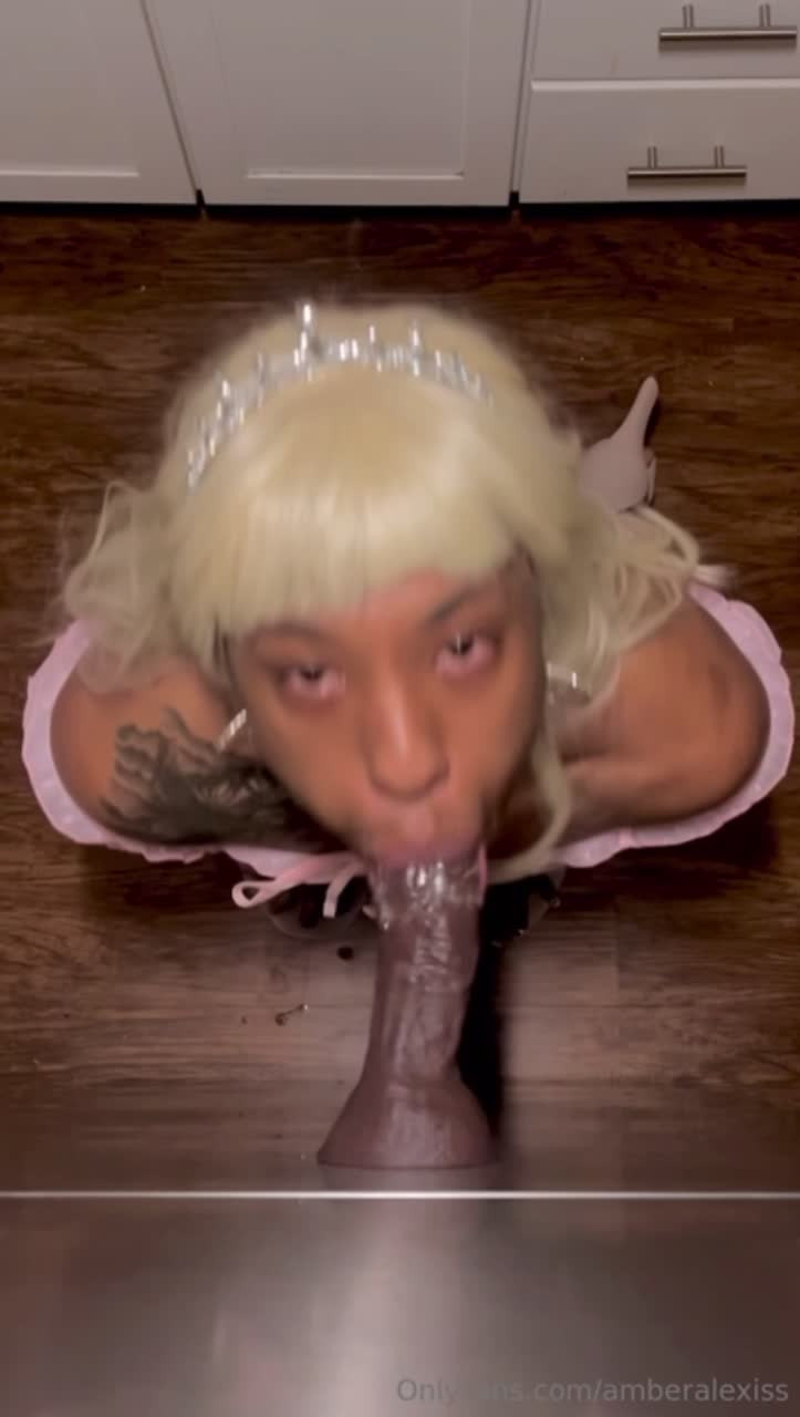 Watch Sissyamberleigh deepthroat practice Shemale Porn Videos | TranSexBig.