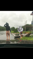 白天半裸买西瓜