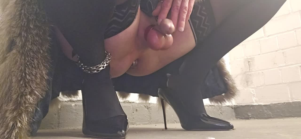 Watch TS Jessica Jones with Anal Plug Pissing Shemale Porn Videos | TranSexBig.