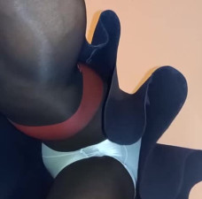 BlueGirl70 Zigzag Seams Upskirt