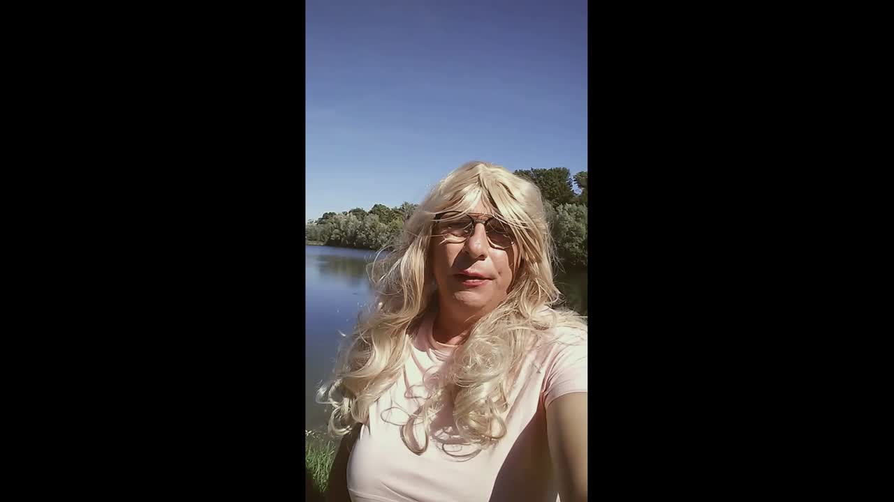 Watch Andrea auf der Suche nach Schwänzen Shemale Porn Videos | TranSexBig.