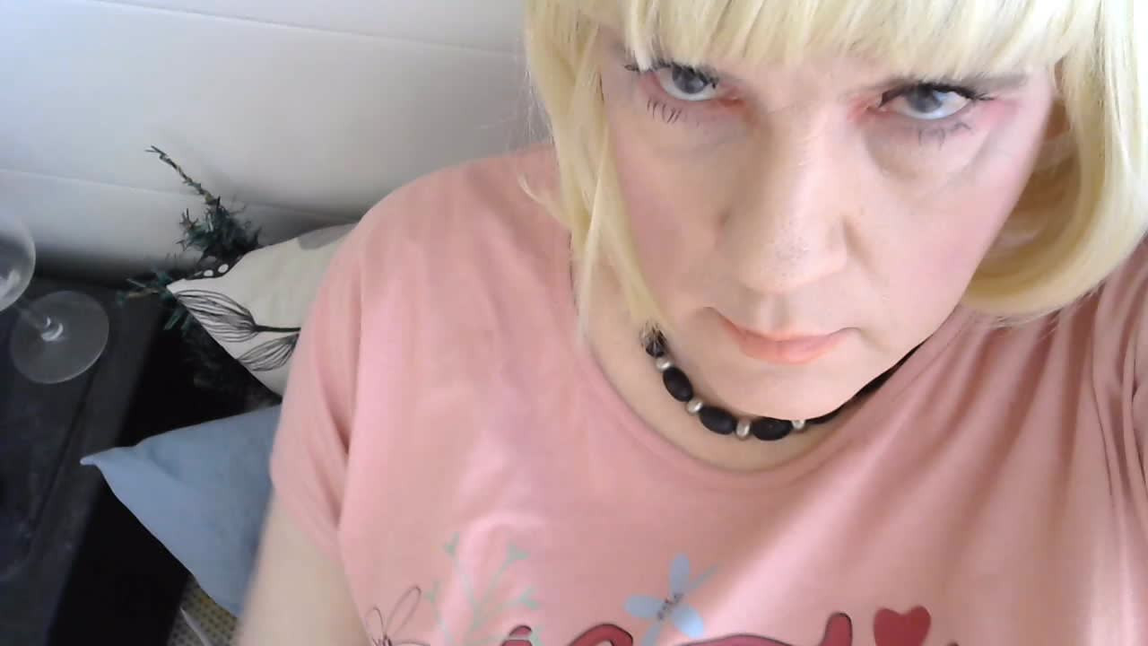 Watch Cumshot Shemale Porn Videos | TranSexBig.