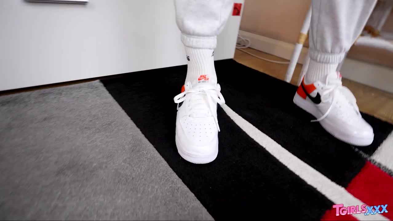 Watch TGIRLS.XXX: The English Renaissance Shemale Porn Videos | TranSexBig.