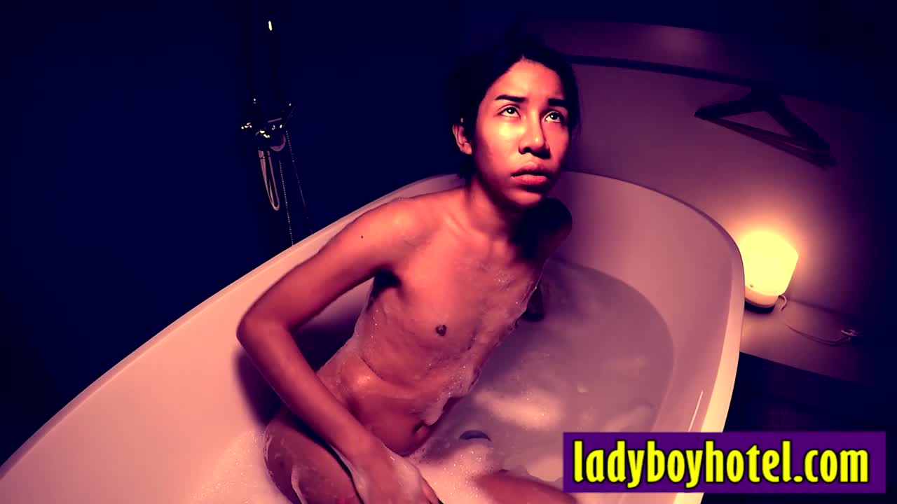 Watch Shemale hot bath before giving a perfect blowjob to big dick white tourist Shemale Porn Videos | TranSexBig.