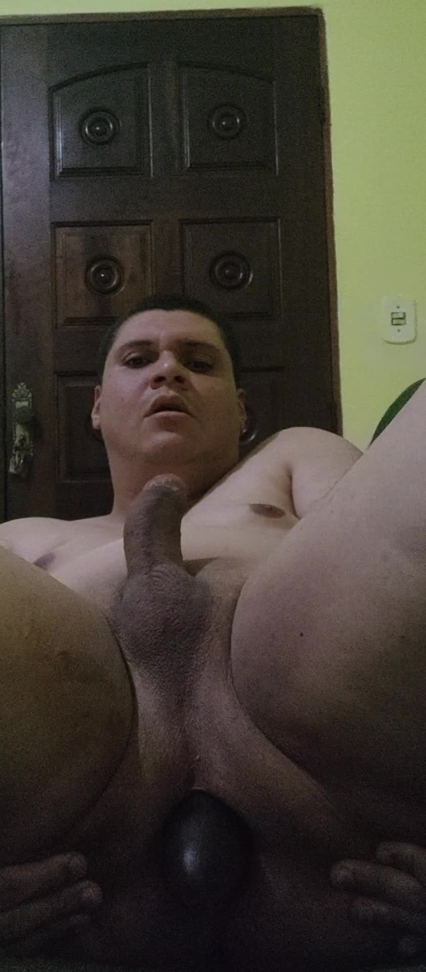 Watch Eu me masturbando com o plug inteiro dentro do meu cu parte 02 Shemale Porn Videos | TranSexBig.