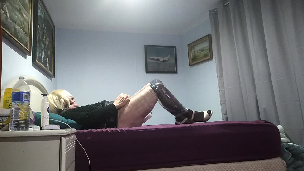 Watch DAISY TAPED UP ON BED Shemale Porn Videos | TranSexBig.