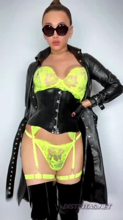 Watch pretty shemale Shemale Porn Videos | TranSexBig.