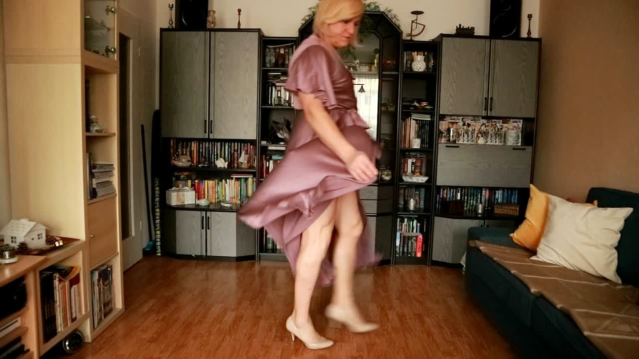 Watch Silk wrap dress Shemale Porn Videos | TranSexBig.
