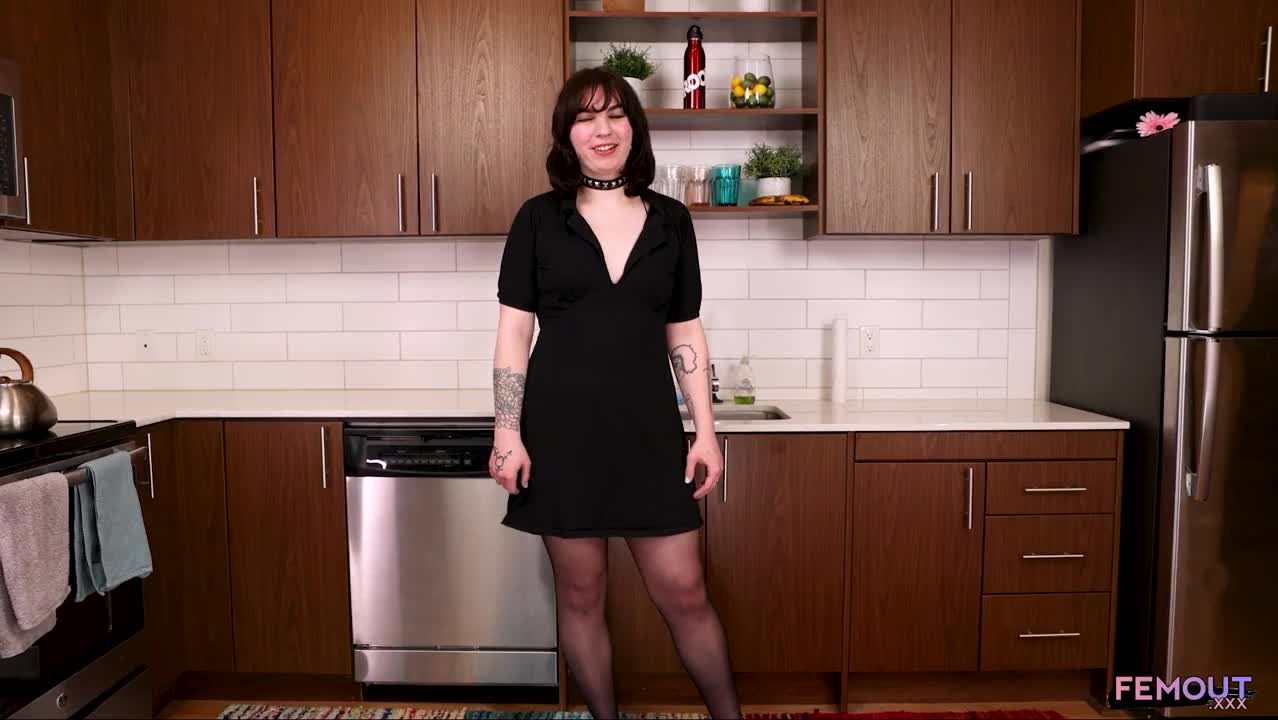 Watch FEMOUT.XXX: Dark Scarlett Shemale Porn Videos | TranSexBig.