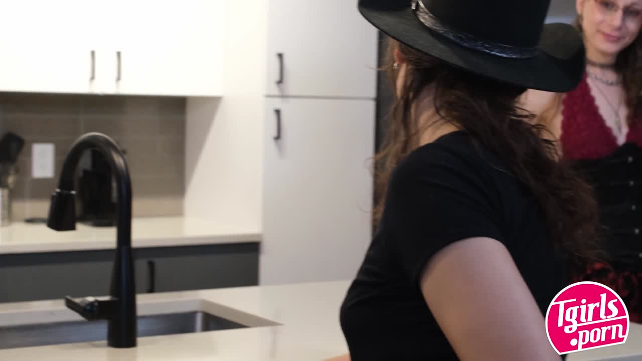 Watch TGIRLS PORN - Cowgirls In The Kitchen Shemale Porn Videos | TranSexBig.