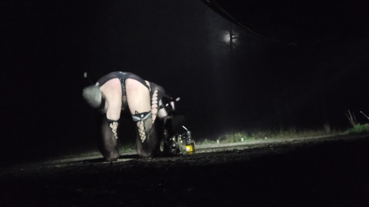 Watch ⛔En Attente De Belles Bites Le🌜Cul À L'air Sur Un Parking La Nuit La Faisanderie91 VaneSsaBiTCHx Shemale Porn Videos | TranSexBig.