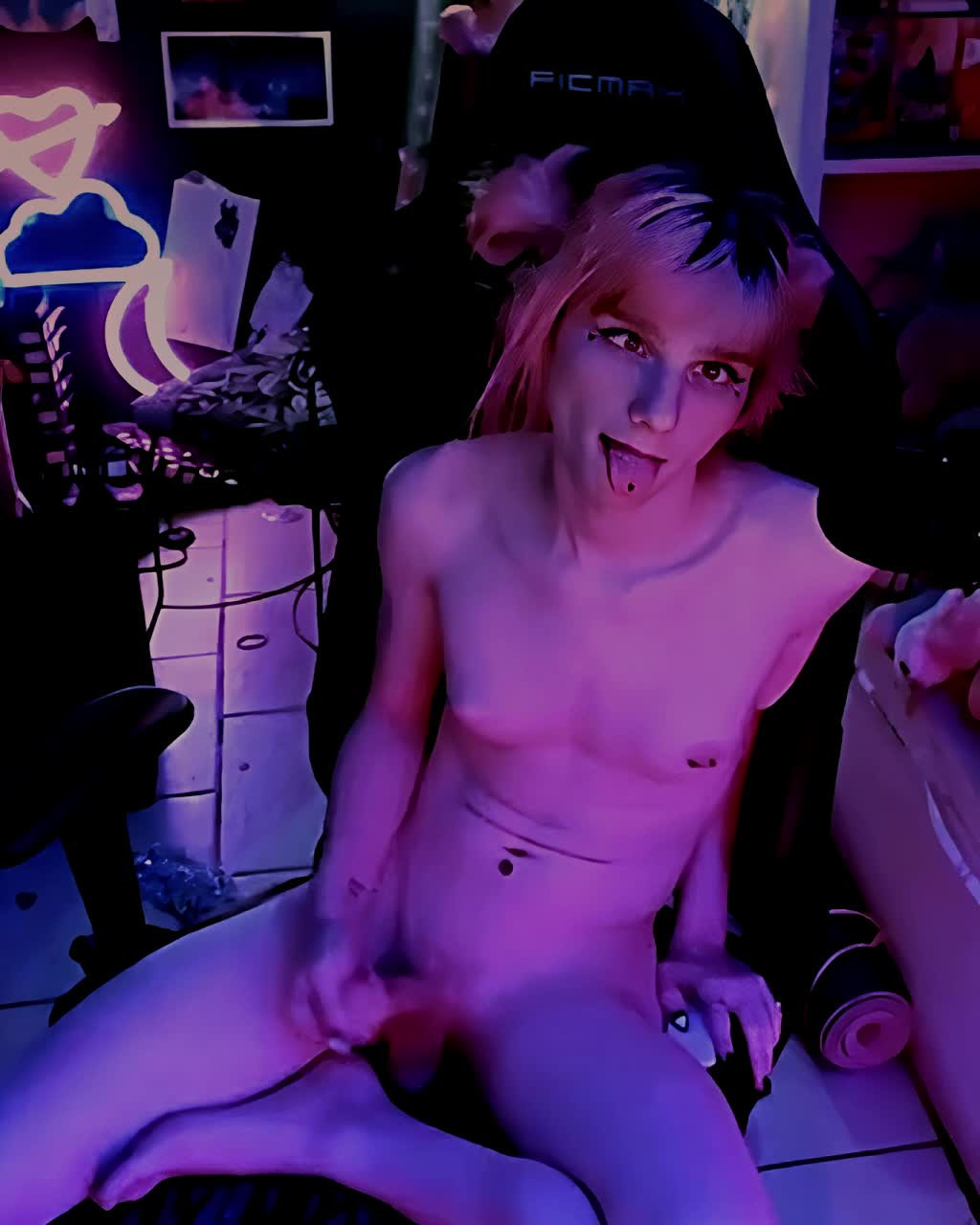 Watch Hottie Cums While Deep Throating a Fat Dildo Shemale Porn Videos | TranSexBig.