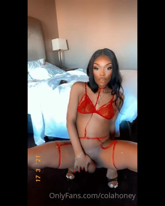 Watch Cola Babe Shemale Porn Videos | TranSexBig.