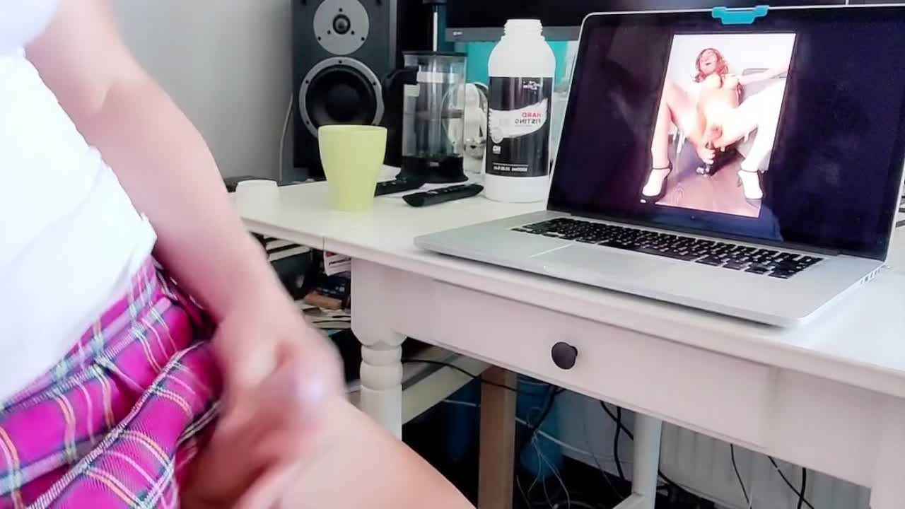 Watch kinia  seflffuck Shemale Porn Videos | TranSexBig.