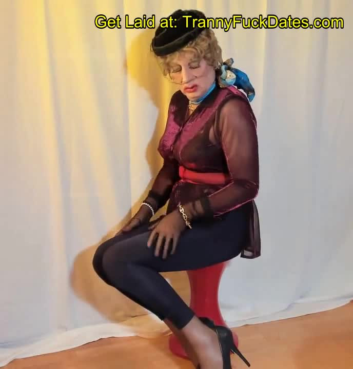 Watch seductivebabe in leggings 13683878 Shemale Porn Videos | TranSexBig.