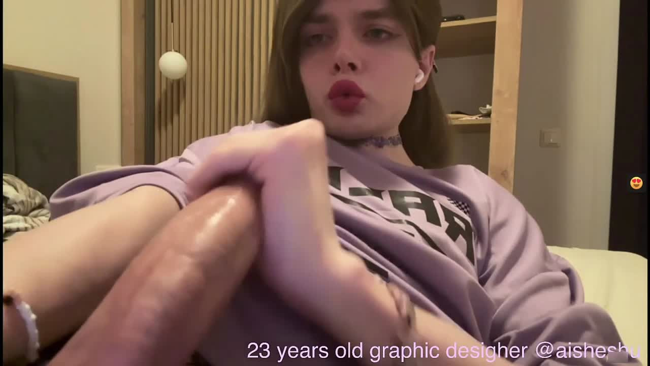 Watch la diseñadora con gran polla Shemale Porn Videos | TranSexBig.