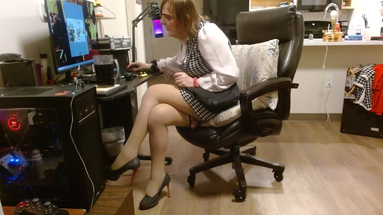 Watch transvestite Shemale Porn Videos | TranSexBig.